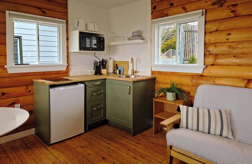 Hunts Point Cabin | Hunts Point 1-BR Coastal Retreat - Cottage # 8