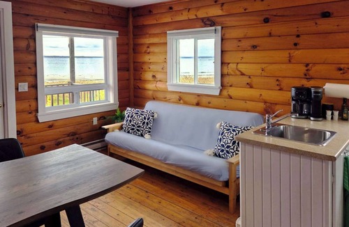 Hunts Point Cabin | Hunts Point 2-BR Coastal Retreat - Cottage # 3