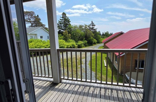 Hunts Point Apartment | Hunts Point Rustic Coastal Retreat with King Bed