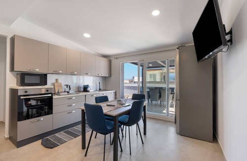 Balestrate House | I Tramonti Del Golfo 'Attico' Apartment with Sea View, Hot Tub & Air Conditioning