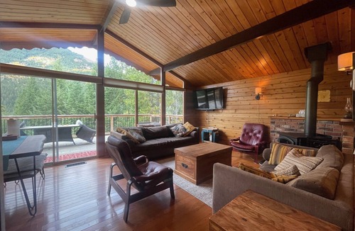 Panorama Cabin | Idyllic Mountain Ski Cabin