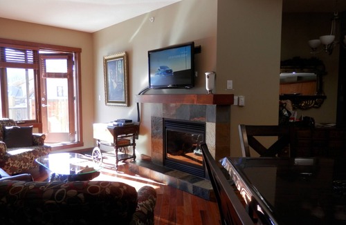 Town Centre Condo | In the HEART of DOWNTOWN CANMORE. Beautiful 2BR/2BA (res-10283)
