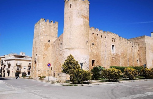 Alcamo Historic Center Apartment | In the middle between Piazza della Repubblica and Piazza Ciullo - Apartment with shower