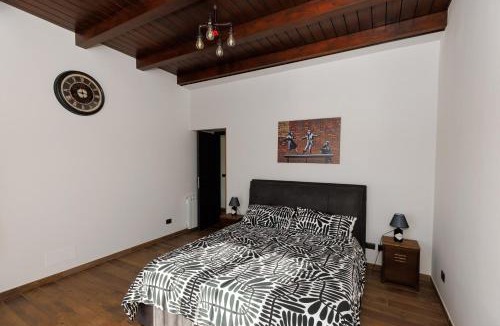 Quartiere XXIII Alessandrino Apartment | Industrial Loft in Rome - Metro C to Colosseum