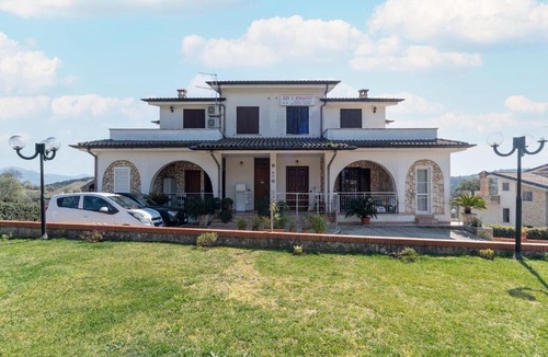 Priverno House | Inviting holiday home in Priverno with terrace