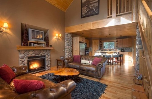 Edgewater Ski Chalet | Iron Ring Log Chalet, Stay 3 nights, pay for 2 nights, Hot Springs Passes Incl.