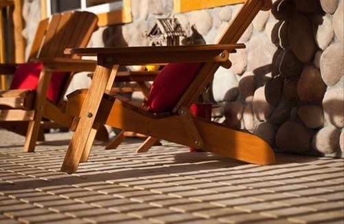 Edgewater Ski Chalet | Iron Ring Log Chalet, Stay 3 nights, pay for 2 nights, Hot Springs Passes Incl.