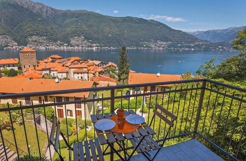 Pino Lago Maggiore Apartment | With great attention to detail furnished studio apartments in a residence with pool