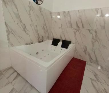 Marsala Apartment | Jacuzzi Suite King
