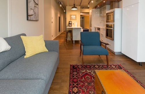 Harris Green Condo | Jukebox Gem-1 BR/1 BA, Great Location, Gym by Victoria Prime