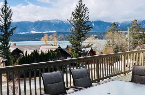 Windermere House | Just a 2 min walk to the Lake!