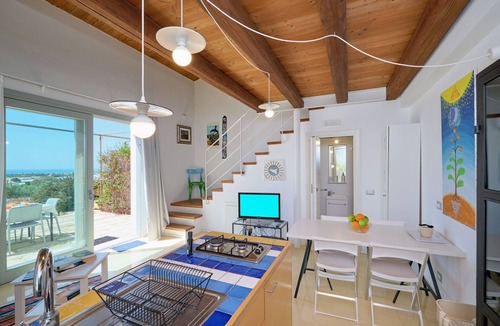 Eredita Resort | Kaos, holiday home with view in a resort with swimming pool