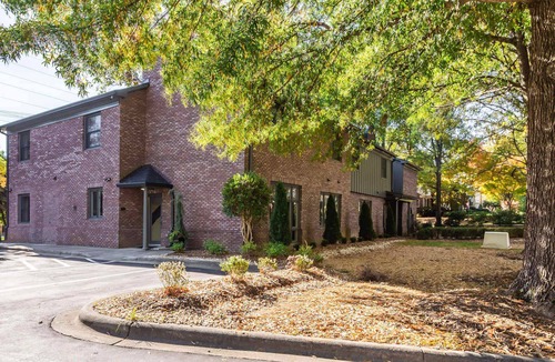 Dilworth Apartment | Kasa | Take a stroll through historic streetcar suburb | Charlotte