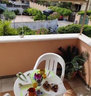 Anzio House | Katy's Garden, house with garden near the sea, relaxation and privacy