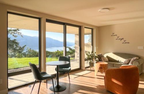 Central Okanagan House | Kelowfornia Lakeview Retreat