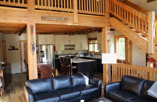 Golden Ski Chalet | Kicking Horse Cabin Retreat