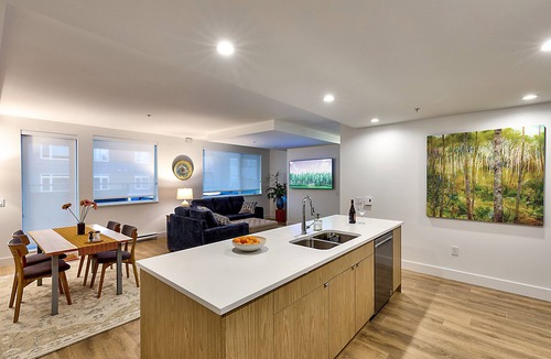 Sidney Condo | King's Balcony, Downtown Sidney, New spacious 2 bedroom condo, 90 day minimum.