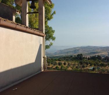 Racalmuto House | L'Albero Amico