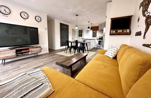 Chicoutimi Apartment | L'appart St-bernard Piscine et Spa