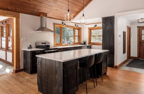 Saint-Faustin-Lac-Carre Ski Chalet | La Canopée | Spa | Piscine privée&chauffée| Plein-air Mont-Blanc/Mont-Tremblant