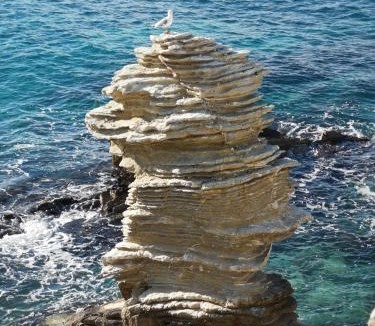 Terrasini House | La casa nella roccia