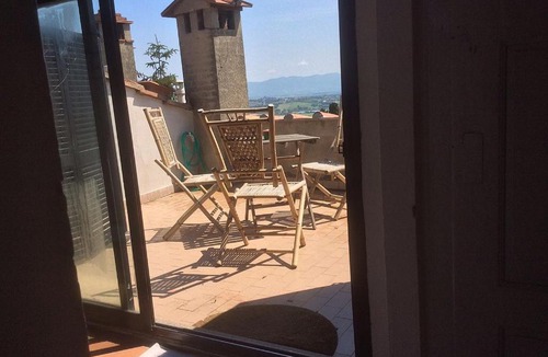 Lucignano Apartment | LA CASA SUI TETTI