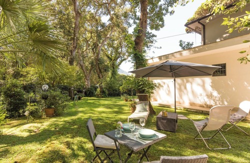 Sabaudia House | La casina nel bosco by Interhome