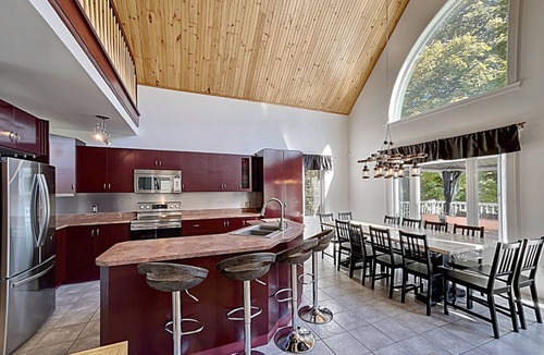 Saint-Mathieu-du-Parc Ski Chalet | La Dolce Vita - Home away from home