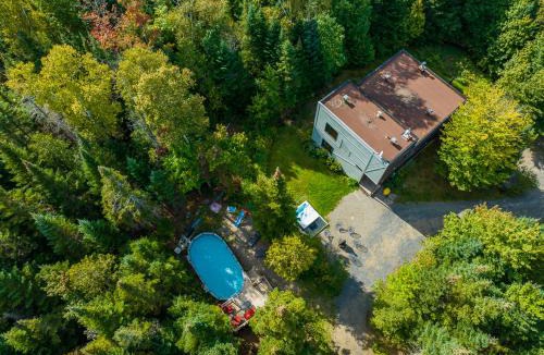 Val David Ski Chalet | La Romane Heated Pool, Hot Tub, Billiards & Fire