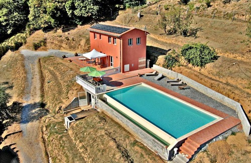 Pescia House | La Rossa nel Verde Selvaggio