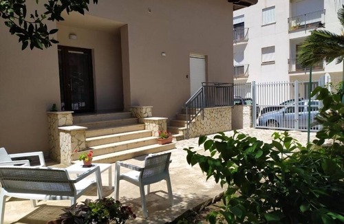 Alcamo Apartment | La Rugiada - with a garden and private motorcycle parking | Two-room apartment