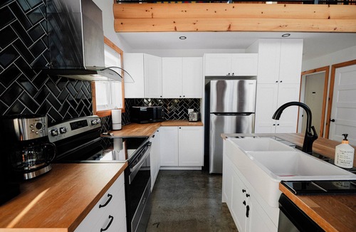 Trois-Rives Ski Chalet | La Source du Bonheur – Splendid Cottage on the Mekinac River & Spa