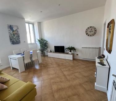 Ariccia Apartment | La vista sulla Piazza