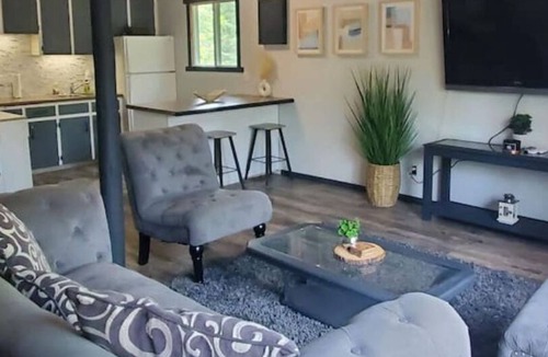 Belair Cabin | LAC DU BONNET COTTAGE FOR RENT - NEWLY RENOVATED!
