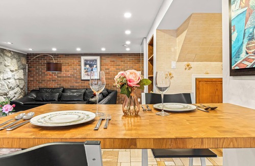 Shaughnessy House | LaGrande Suite | Sauna | 2 Bikes| Prefect Getaway!