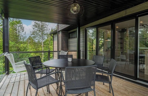 Saint Donat Ski Chalet | Lake access | BBQ & Fireplace | Workspace