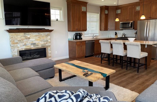 Osoyoos House | Lake and Mountain Views | Golf cart | Boat slip
