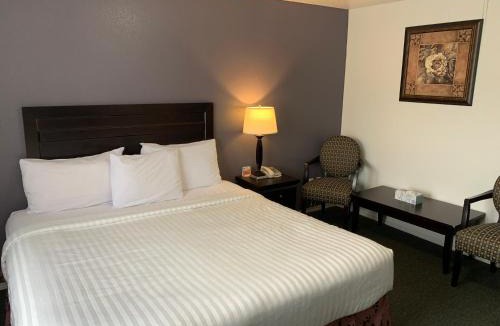 Winfield Hotel | Lake Country Inn