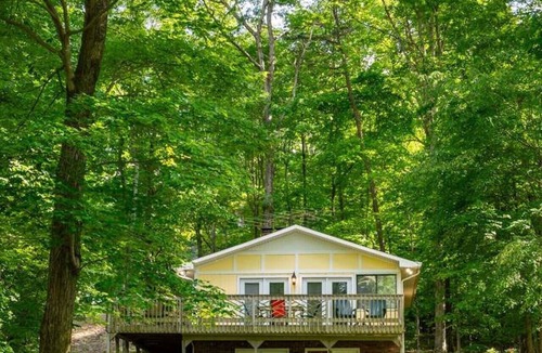 Union Hall House | Lakefront |Deck |Fire Pit | Dock| Charcoal Grill