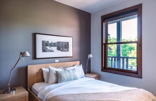 Lac Superieur Village House | Lakefront, Mountain View - 3 Bedrooms Resort Suite