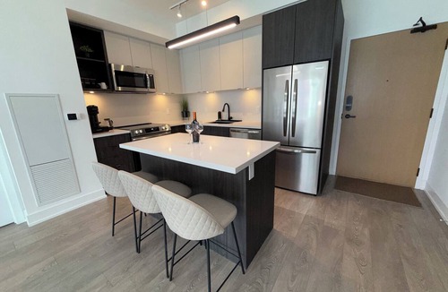 Innisfil Condo | Lakeside 2 BR Condo at Friday Harbour | 1hr from GTA
