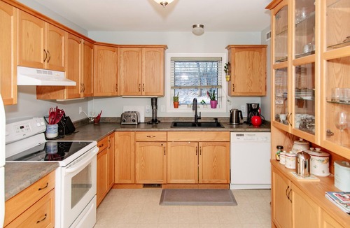 Minden Cottage | Lakeside Bliss in Haliburton's Hidden Gem