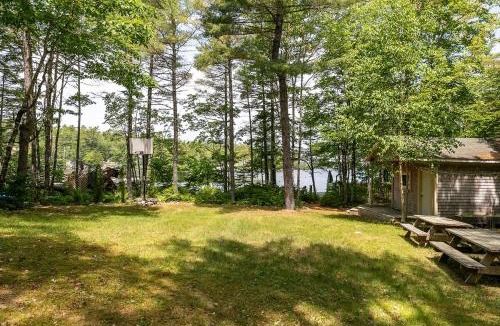 Mill Cove House | Lakeside Getaway Fox Point Cabin