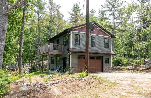 Mill Cove House | Lakeside Getaway Fox Point Cabin