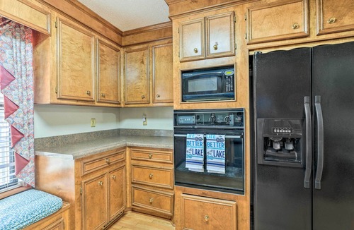 Moncks Corner House | Lakeside Happiness: Home on Lake Moultrie!