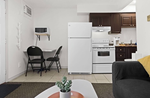 Okanagan-Similkameen Hotel | Lakeside Villa & Nordic Spa - Boutique motel with beach access