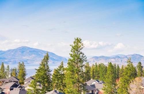 Southwest Mission House | Lakeview 2-bed 2-bath Entire Suite near Summerhill Winery
