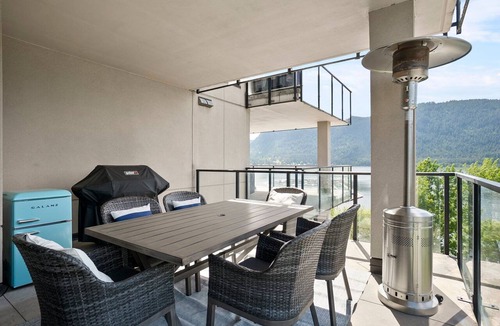 Sicamous Apartment | Lakeview condo on Mara Lake with Pool, Boat Slip and Gym