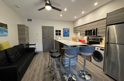 Vernon Resort | Lakeview King Studio Suite with Full Kitchen – Rental in Vernon, BC