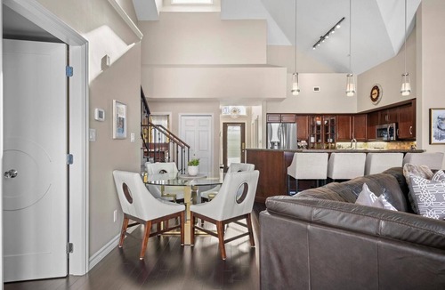 North End House | Lakeview Townhouse in Sunset Waterfront Resort